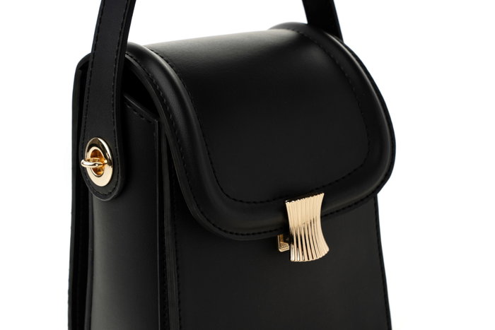 Vince Camuto Bolso Bandolera Negro Lagoon en Piel de Polivinilo